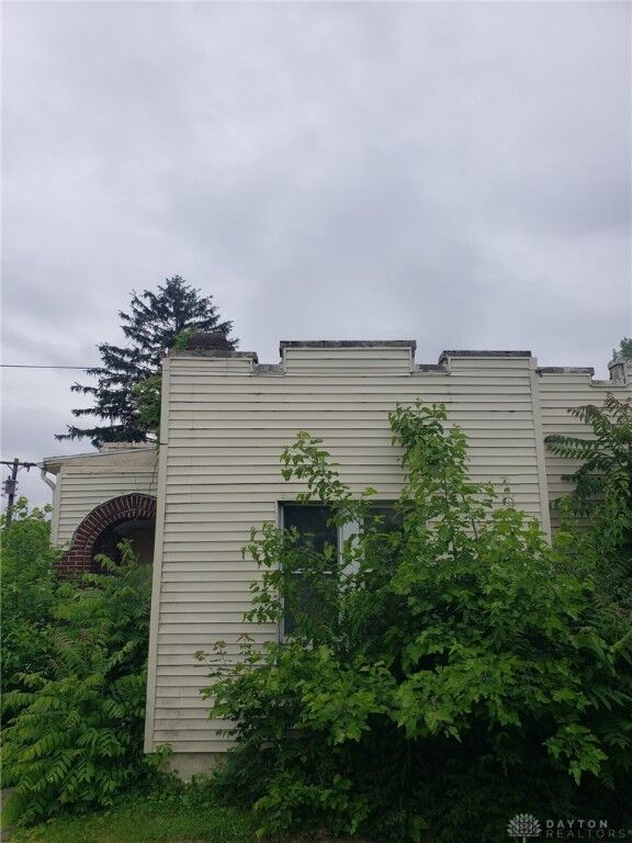 Property Photo:  422 N Columbus Street  OH 45385 