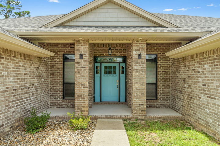 Property Photo:  2929 Sherwood Dr. Drive  FL 32566 