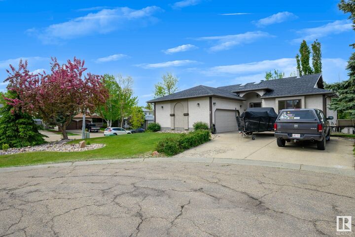 Property Photo:  7 Fieldstone Cove  AB T7X 3C1 