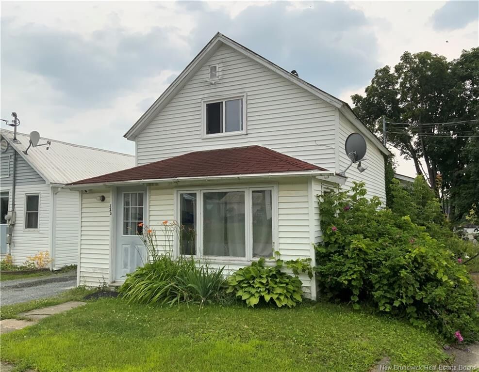 Photo de la propriété: 123 St. James Street NB E7M 2T3