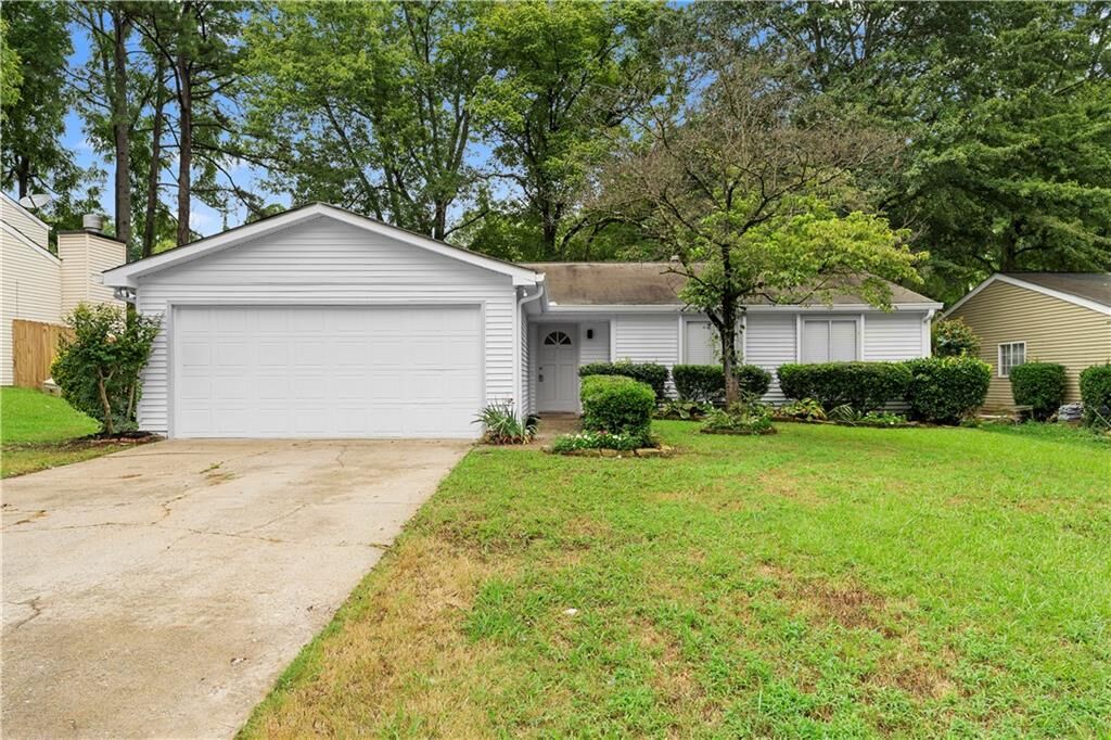 Property Photo: 10630 Worthington Hills Manor GA 30076