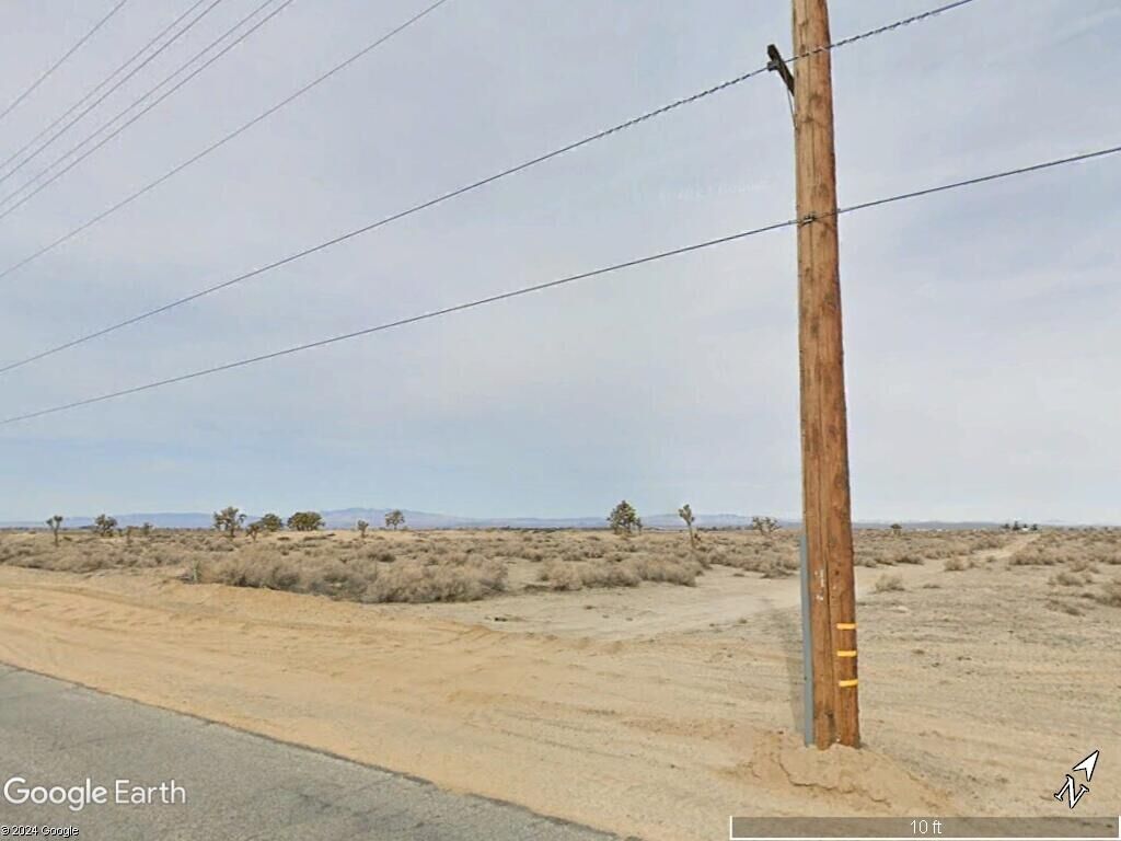 Property Photo:  Corner Avenue J &Amp 80 St E  CA 93535 