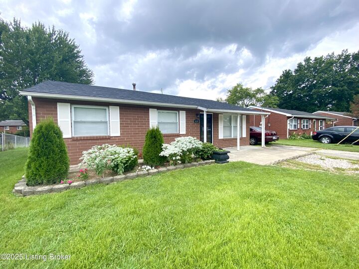 Property Photo:  608 Glengarry Dr  KY 40118 