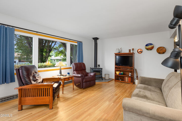 Property Photo:  1822 Marian Drive  ND 58501 