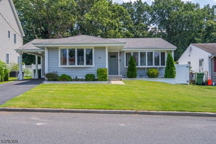 Property Photo: 40 Buttonwood Dr NJ 08859
