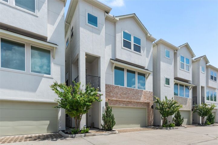 8320 Vista Bella Lane  Houston TX 77055 photo