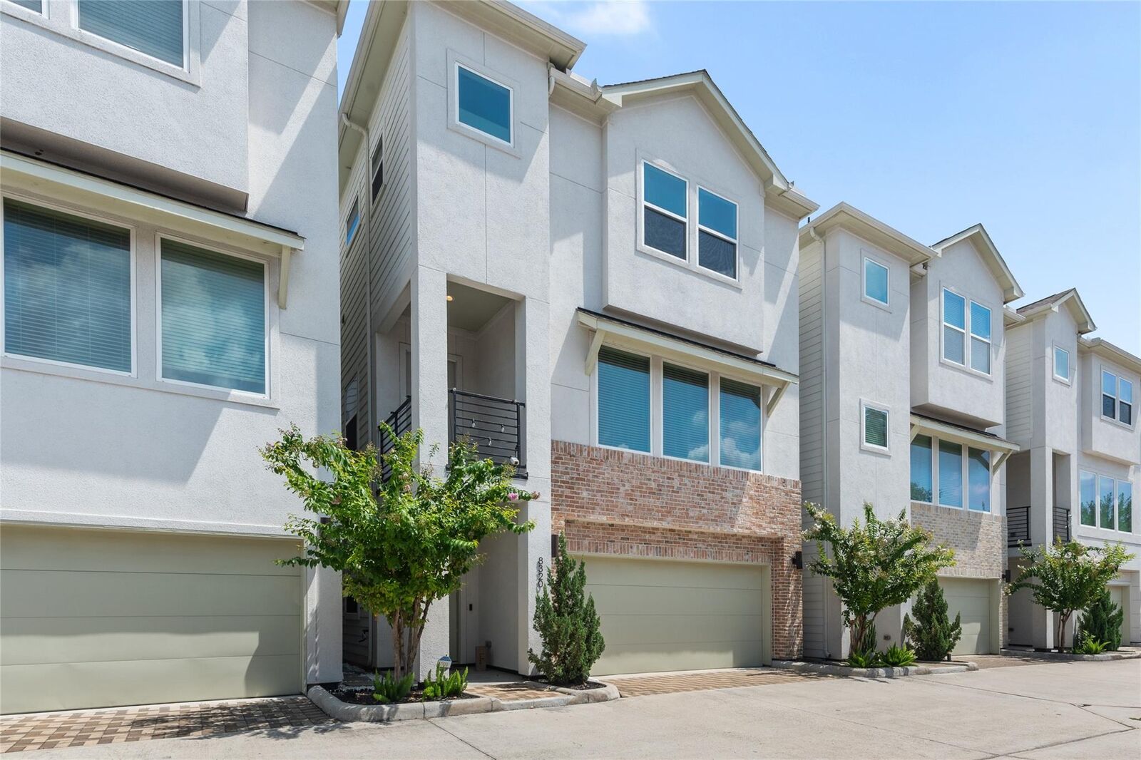 Property Photo: 8320 Vista Bella Lane TX 77055