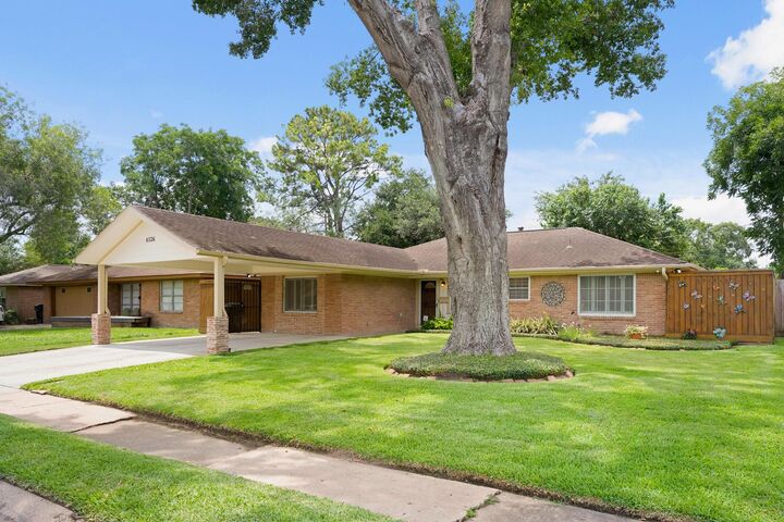 Property Photo:  4526 Benning Drive  TX 77035 