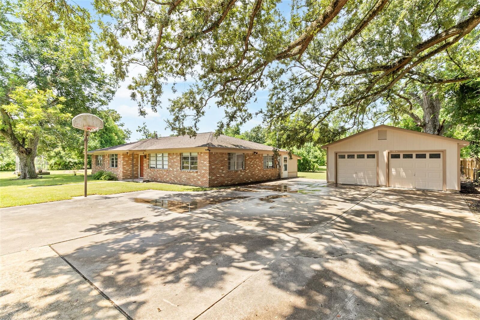 Property Photo:  2417 County Road 349  TX 77422 