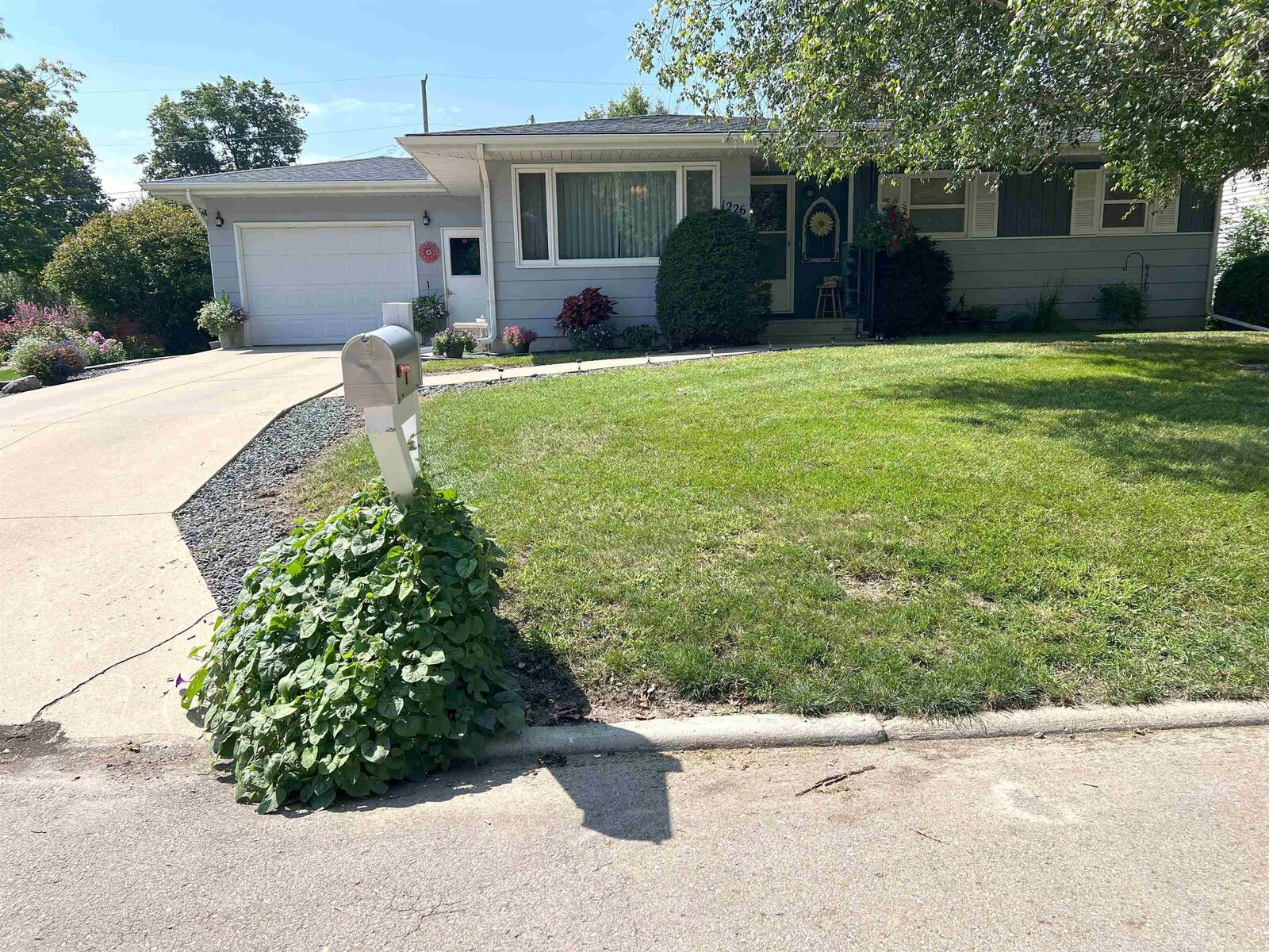 Property Photo: 1226 Mechanic St IA 50461