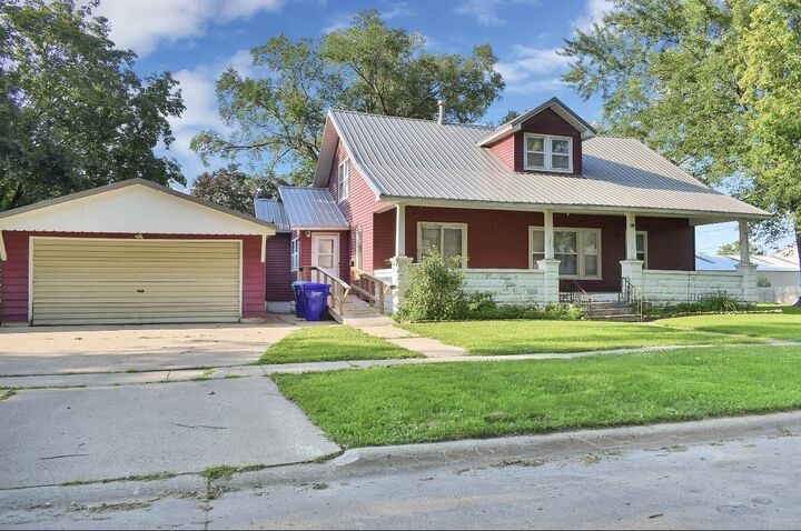 318 NE 8th Street  Independence IA 50644 photo