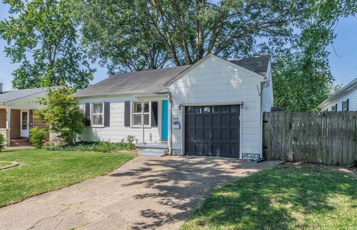 Property Photo: 909 Stewart Avenue IN 47715
