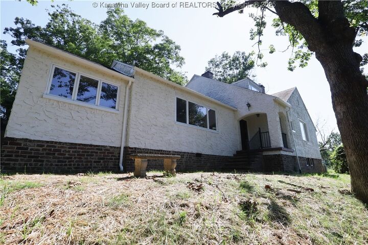 327 Hawthorne  Charleston WV 25302 photo