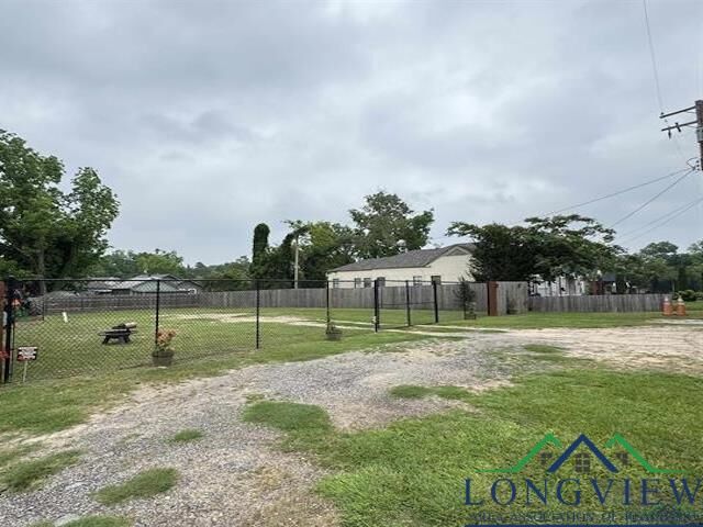 Property Photo: 212 Rogers TX 75654