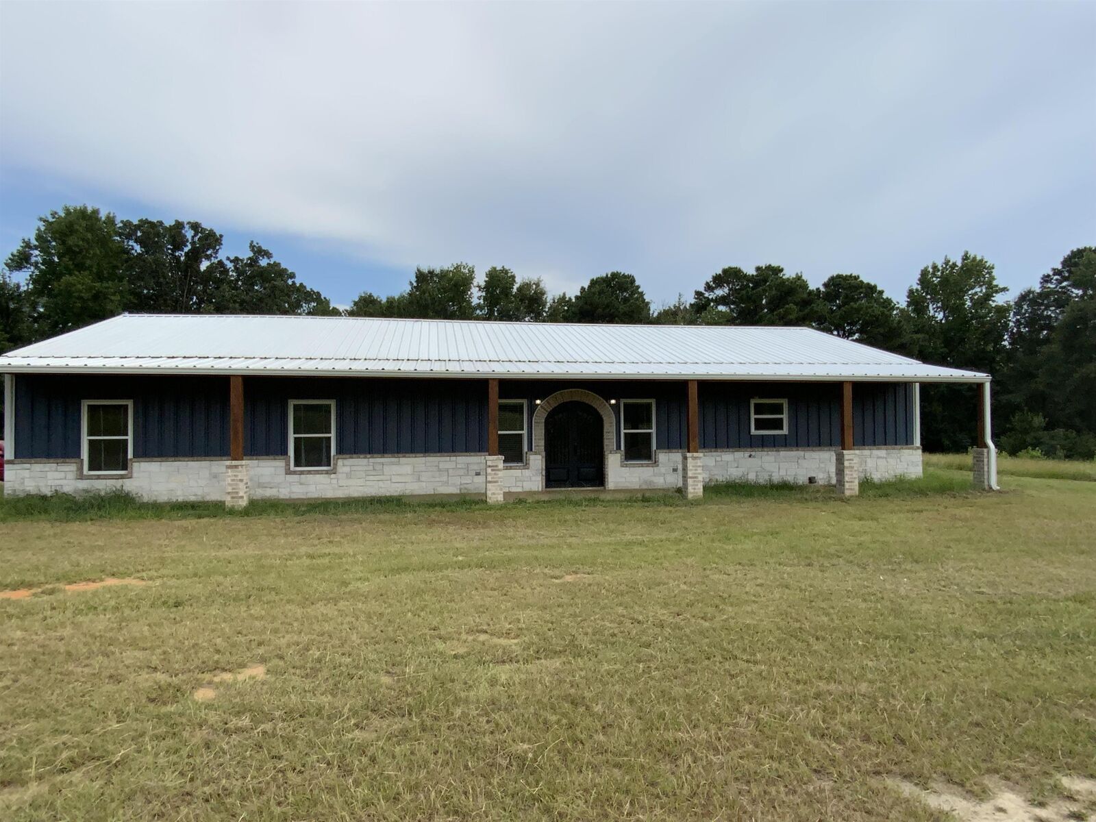 Property Photo:  300 Bud Rd  TX 75662 