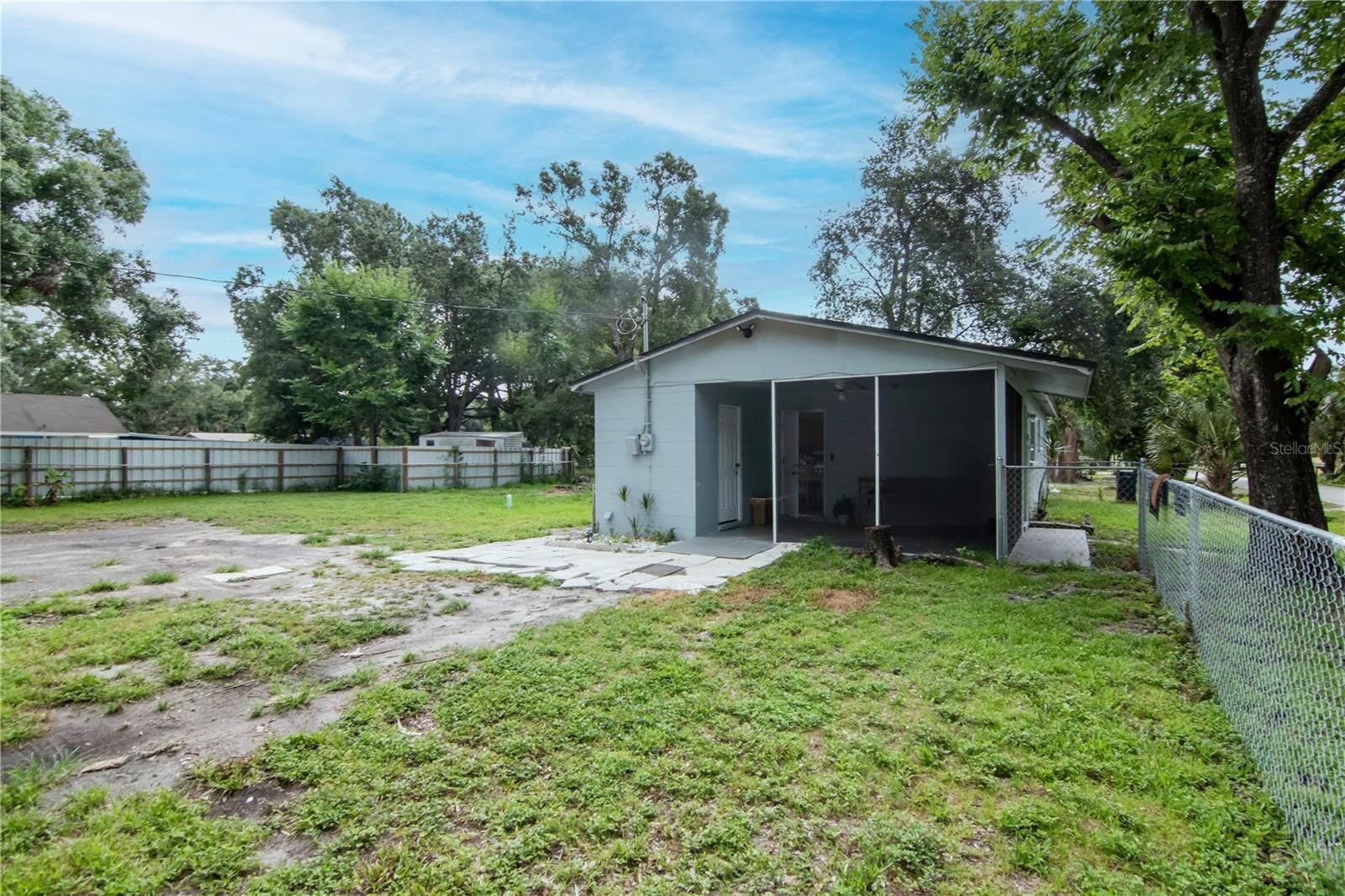 Property Photo: 7702 New York Drive FL 33619
