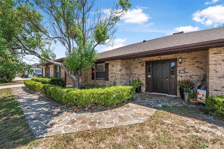 Property Photo:  906 Prescott Boulevard  FL 32738 