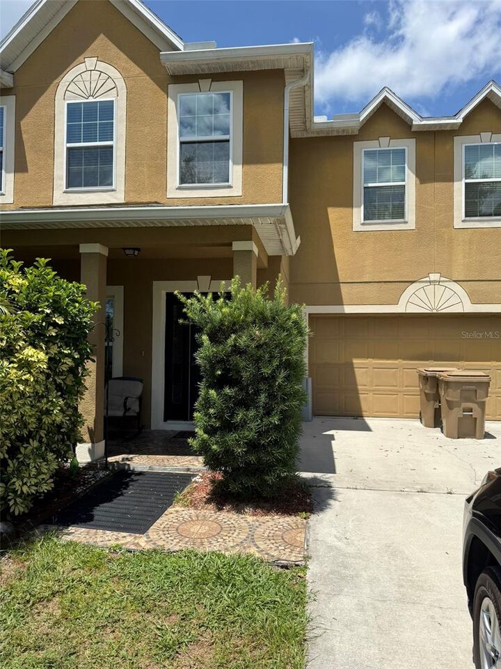 Property Photo:  2900 Moonstone Bend  FL 34758 