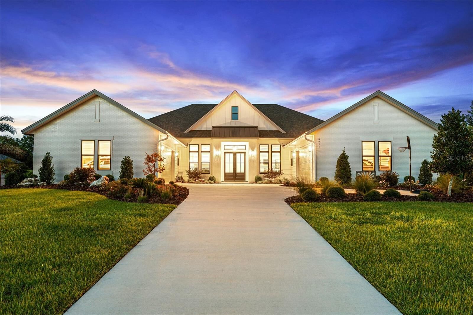 Property Photo:  5911 SW 124th Way  FL 32618 