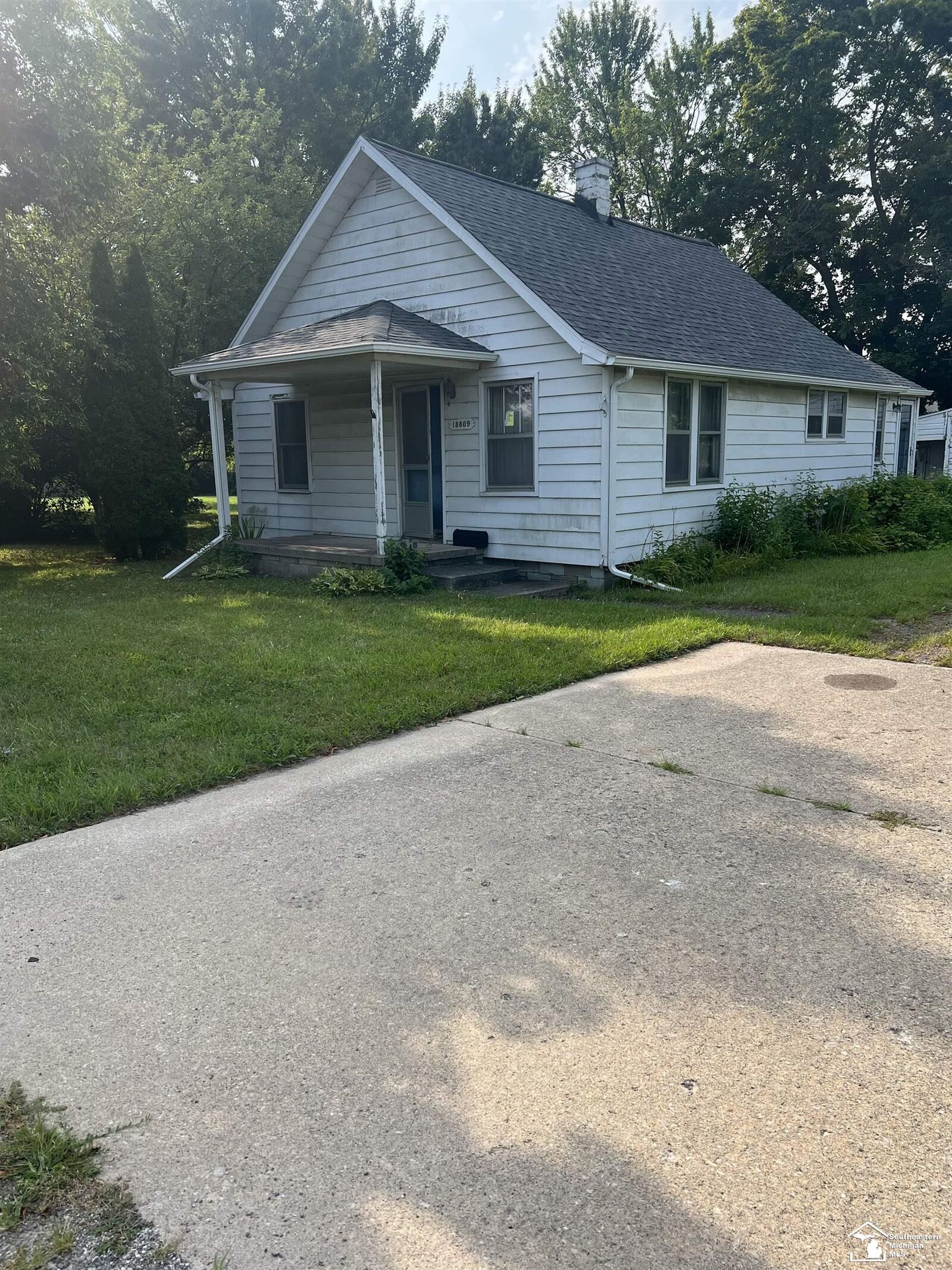 Property Photo: 18809 Huron River Drive MI 48173