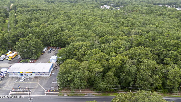 Property Photo:  890 US 9 1  NJ 08721 
