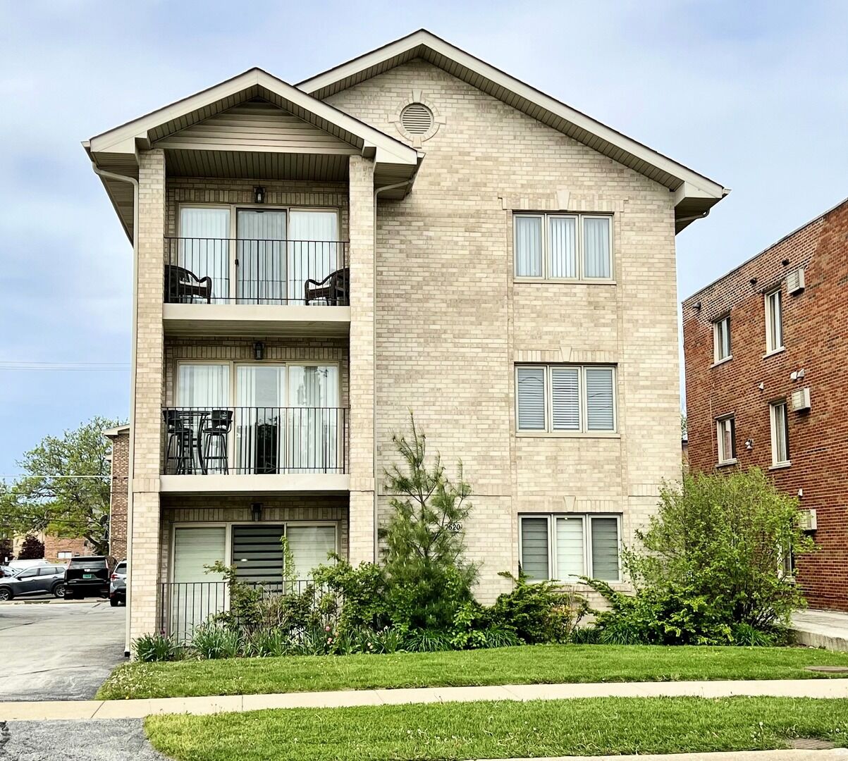 Property Photo:  10620 Central Avenue 2B  IL 60415 