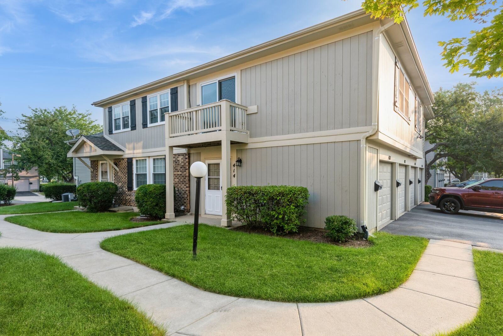 Property Photo: 414 Tanglewood Court IL 60061