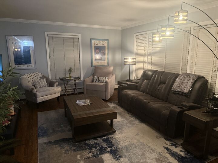 Property Photo:  901 Florence Drive  IL 60068