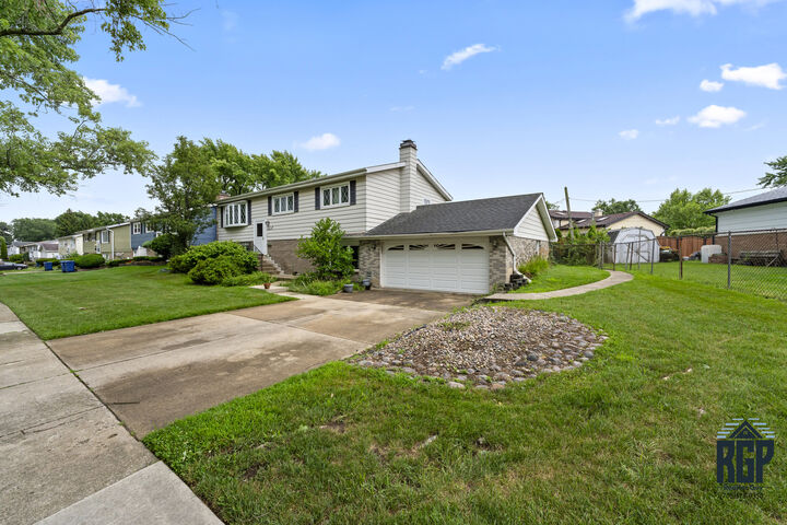 Property Photo:  9013 W 91st Place  IL 60457 