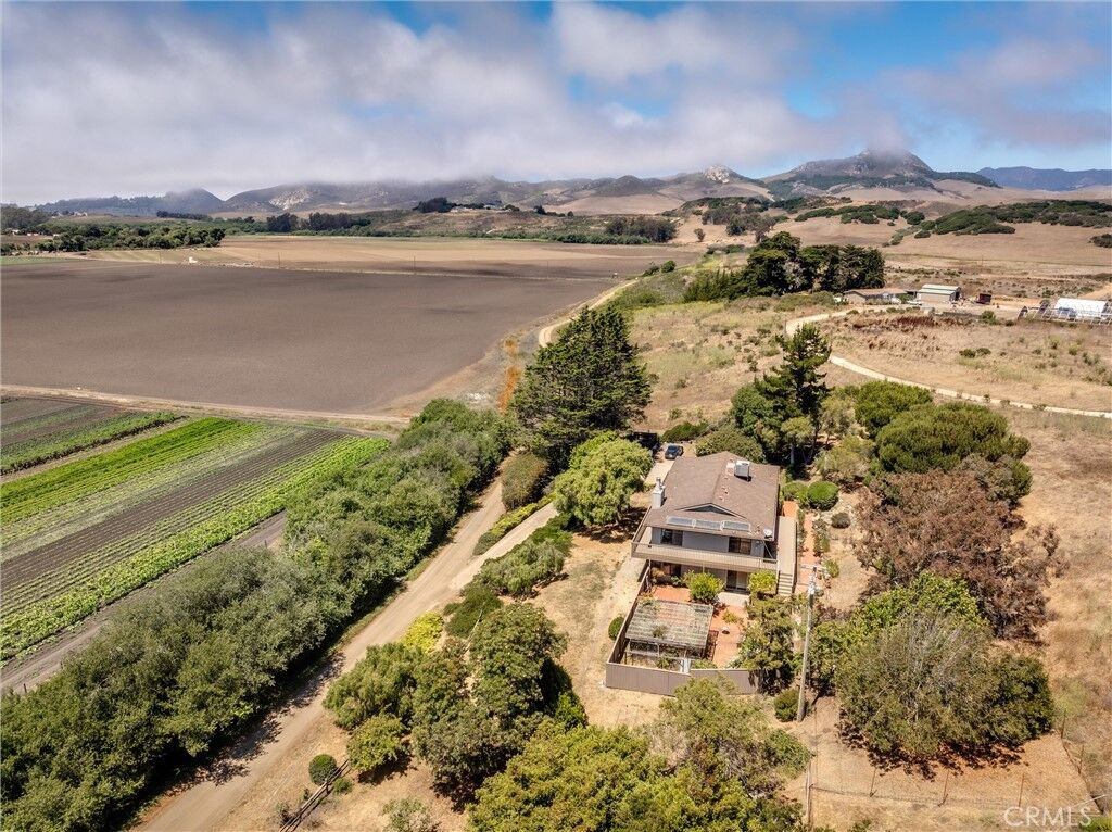 Property Photo:  2030 Sombrero Drive  CA 93402 