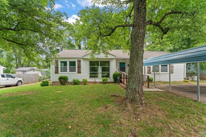 Property Photo: 726 Cameo Dr TN 37211