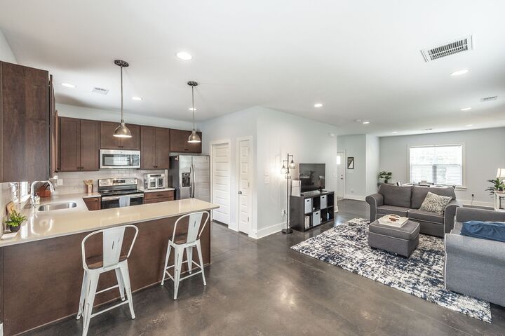1719B Nubell St  Nashville TN 37208 photo
