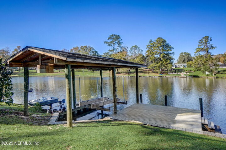 Property Photo:  927 Arthur Moore Drive  FL 32043 