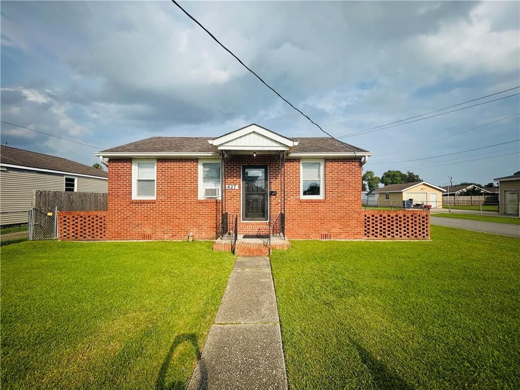 Property Photo:  627 Keller Avenue  LA 70094 