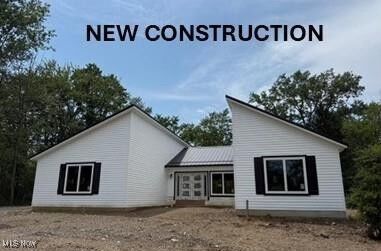 Property Photo: 3940 Ellendale Road OH 44022