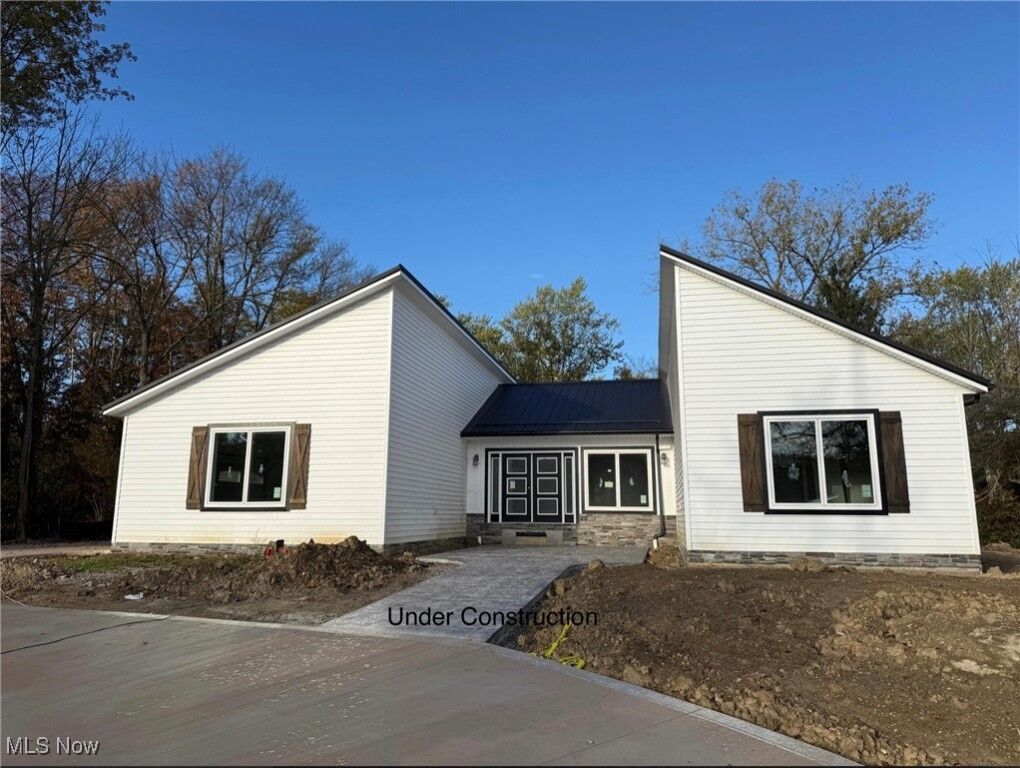Property Photo: 3940 Ellendale Road OH 44022