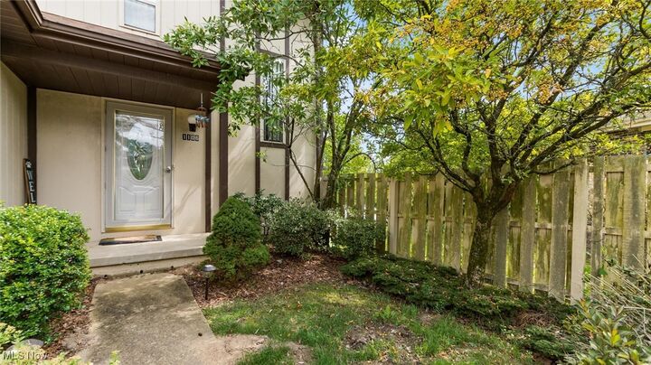 Property Photo:  1106 S Slope Bay  OH 43701 