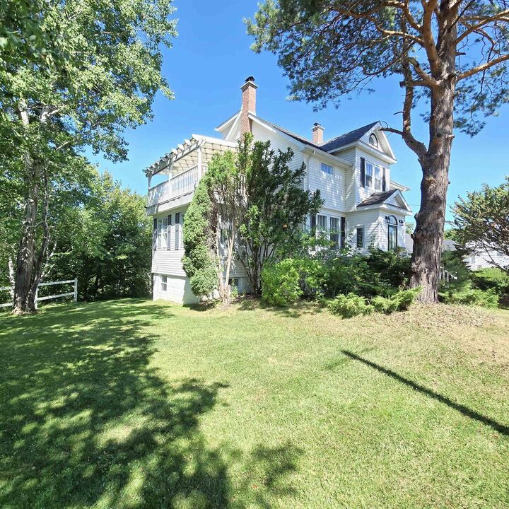 142 Shandwick Street  Sydney NS B1P 4V6 photo