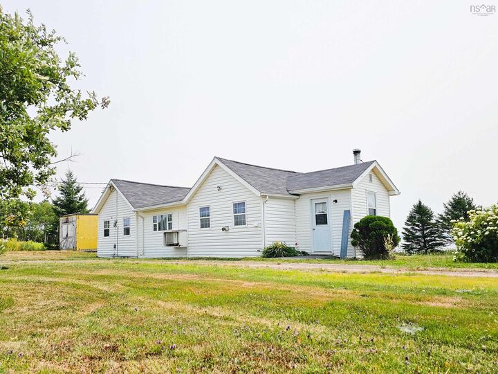 Property Photo: 4606 Highway 2 NS B0M 1B0