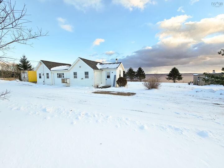 Property Photo:  4606 Highway 2  NS B0M 1B0 