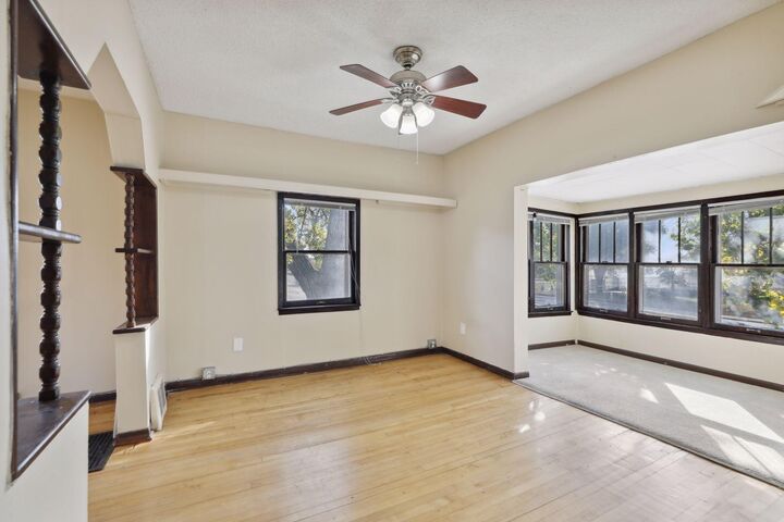 Property Photo:  1264 Snelling Avenue N  MN 55108 