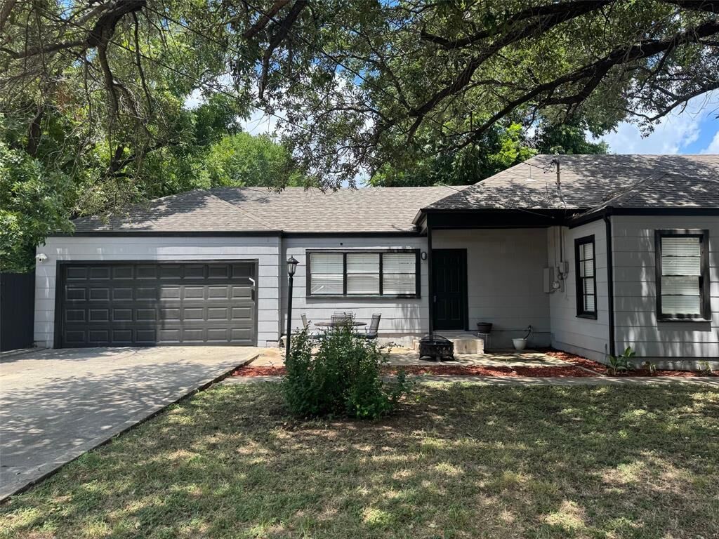 Property Photo: 601 Harrisdale Avenue TX 76114
