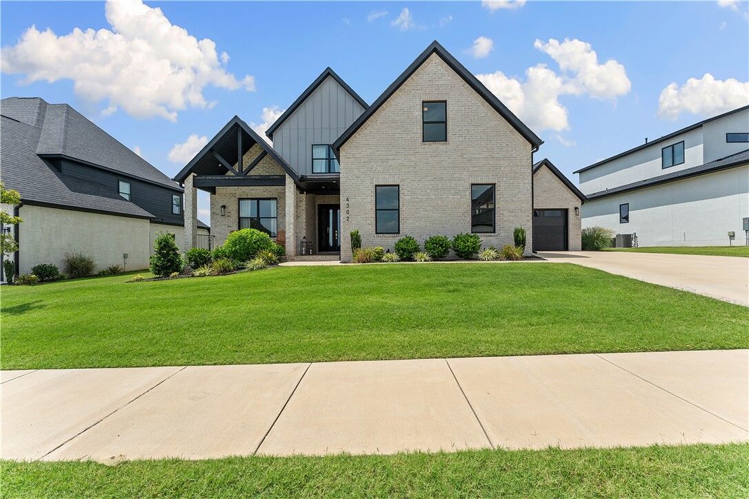 Property Photo:  4302 S Exeter Drive  AR 72758 