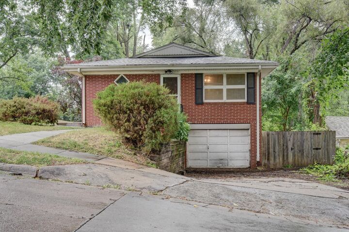 5640 Ruggles Street  Omaha NE 68104 photo
