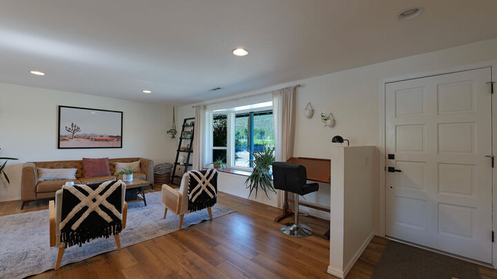 Property Photo: 2027 Fairlane Drive OR 97501