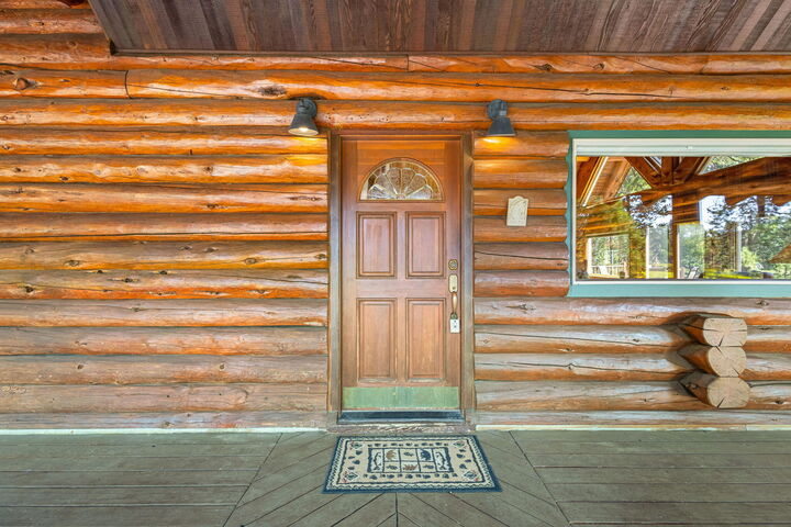 Property Photo:  17337 Elsinore Road  OR 97707 