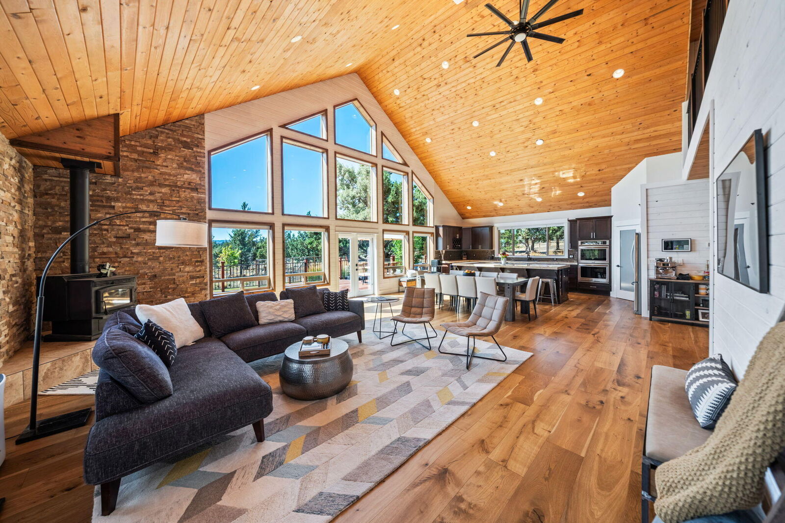 Property Photo:  64810 Bill Martin Road  OR 97703 