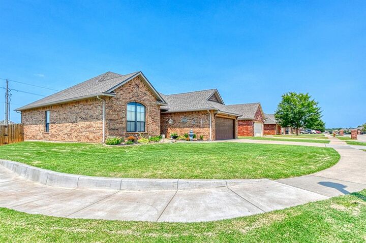 Property Photo:  1013 Kelsi Drive  OK 73160 