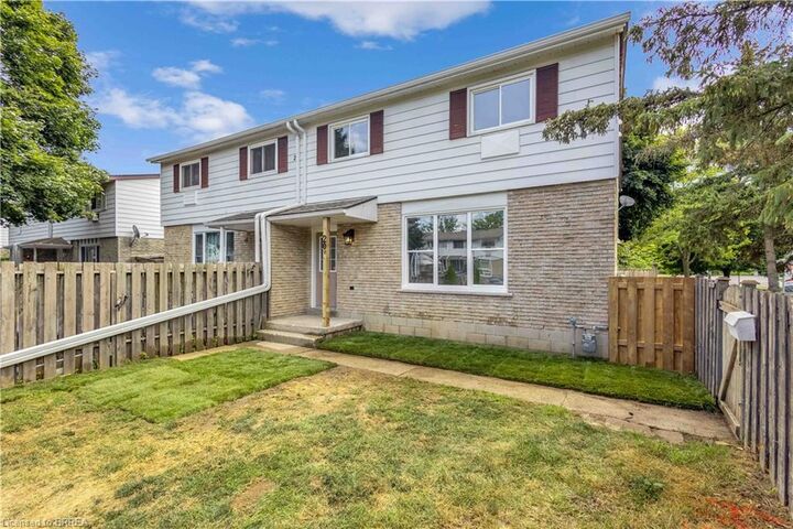 34 Oakhill Drive 20B  Brantford ON N3T 1R1 photo
