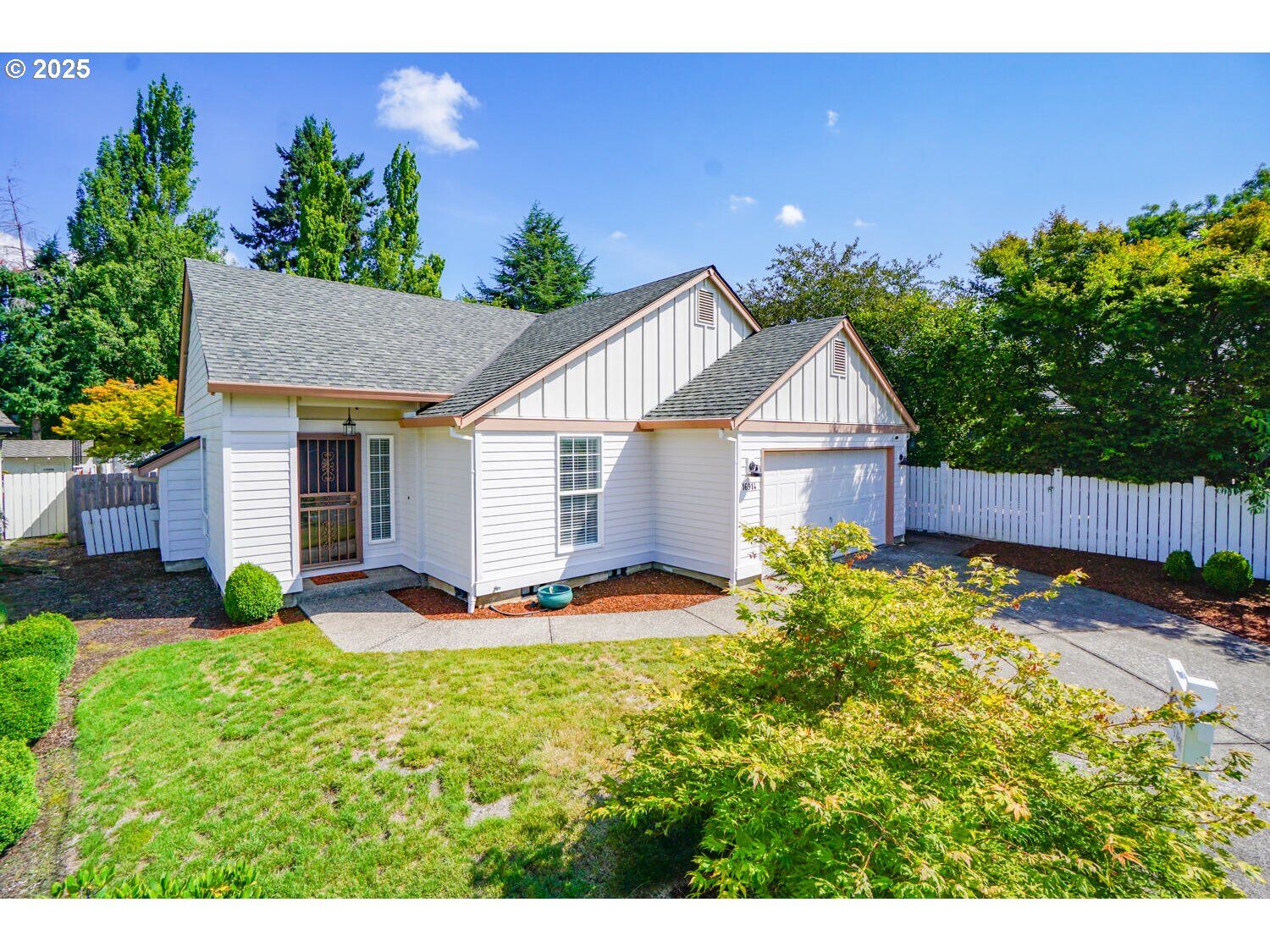 Property Photo:  16914 SE 30th Cir  WA 98683 